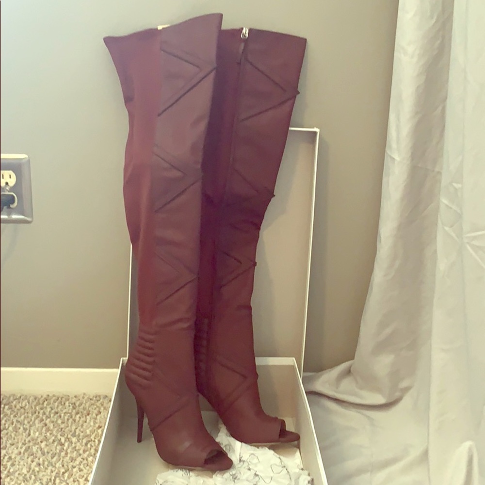 Women’s thigh high Bordeaux heeled boots size 8